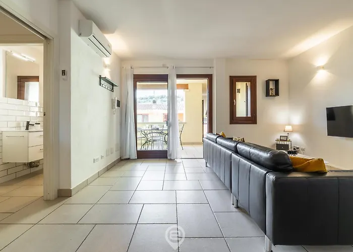 Via Giardini House شقة *