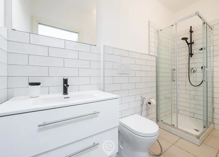 Via Giardini House شقة *